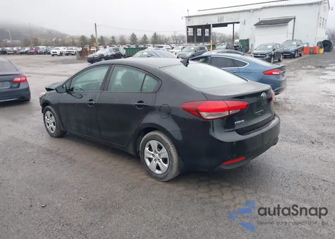 2017 Kia Forte Lx z USA, uszkodzony, nr VIN 3KPFK4A78HE095370